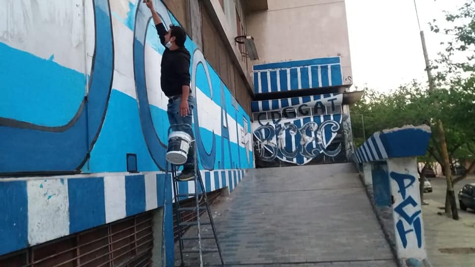 Los hinchas de Godoy Cruz le ponen color a las calles de Mendoza
