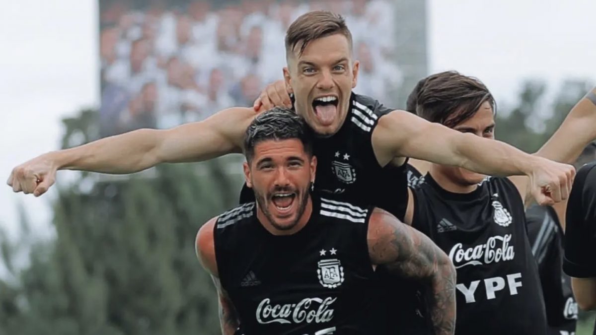 Argentina llegó a Córdoba para enfrentar a Colombia