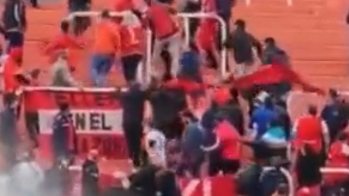 Incidentes entre los hinchas de Independiente en Mendoza