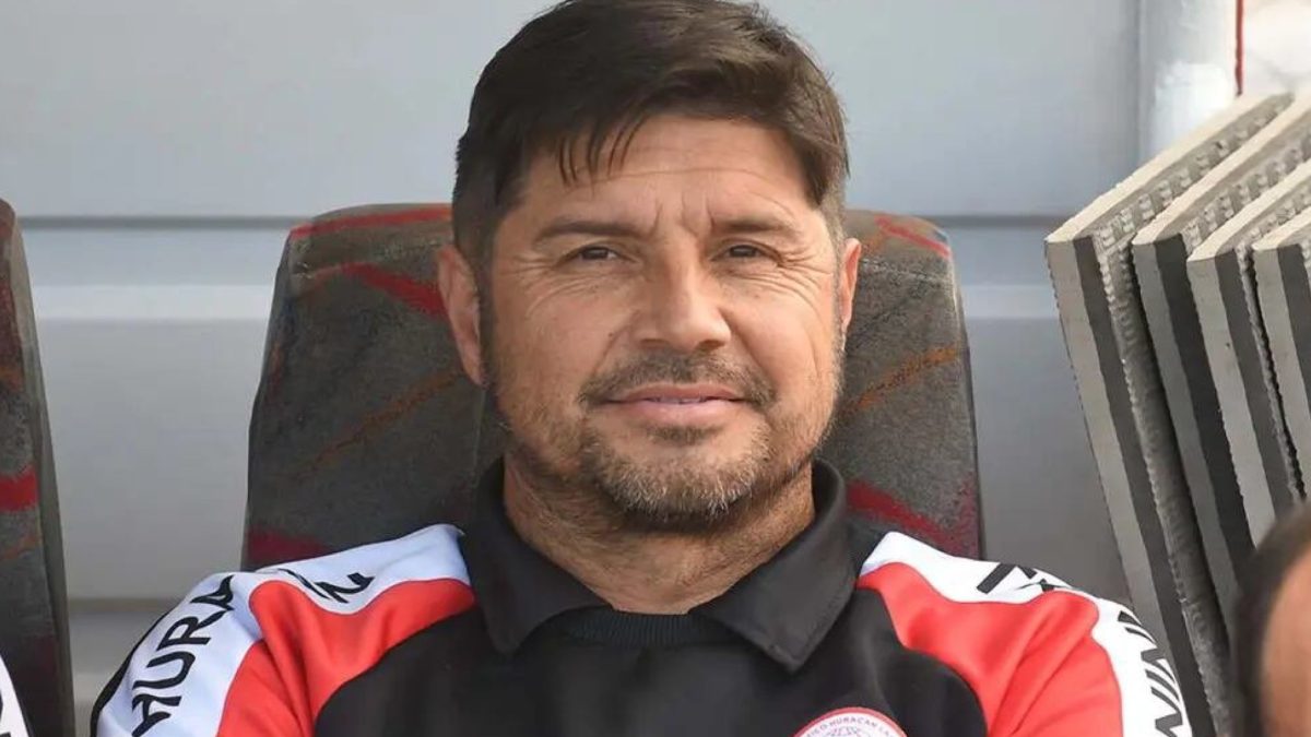 Alejandro Abaurre se queda en Huracán Las Heras