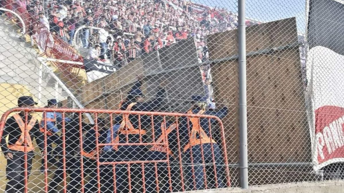 Murió un hincha en el partido entre Chacarita y Maipú