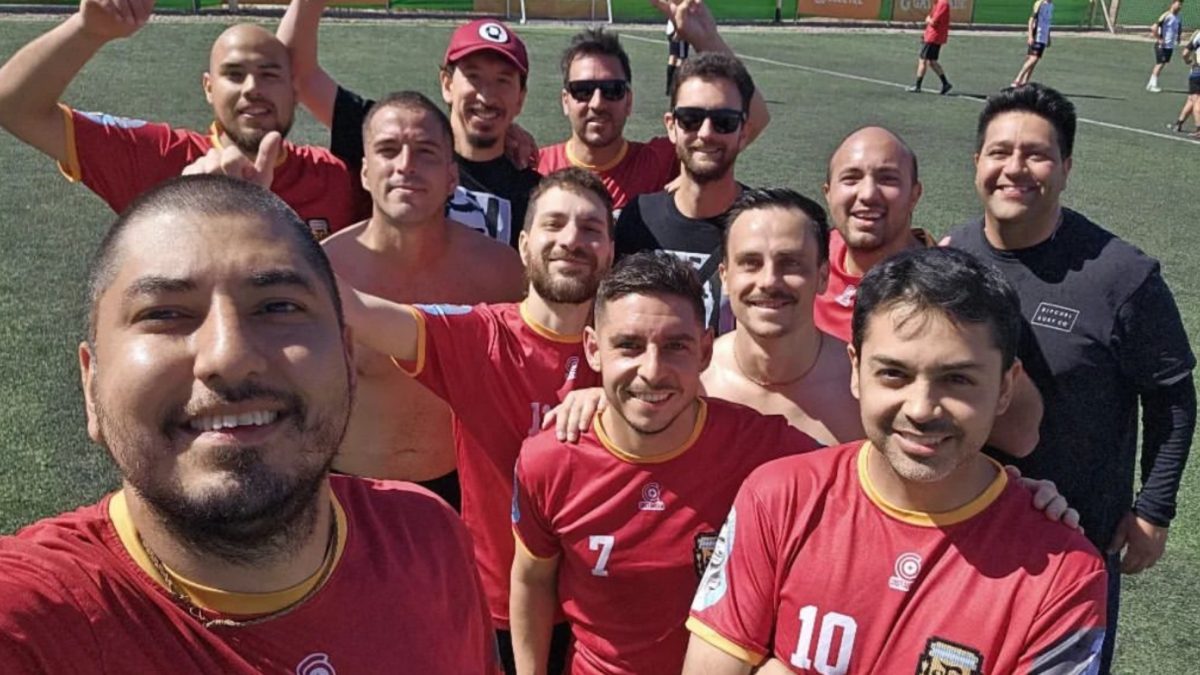 Partidazo y a otra cosa: el equipo del doctor es finalista